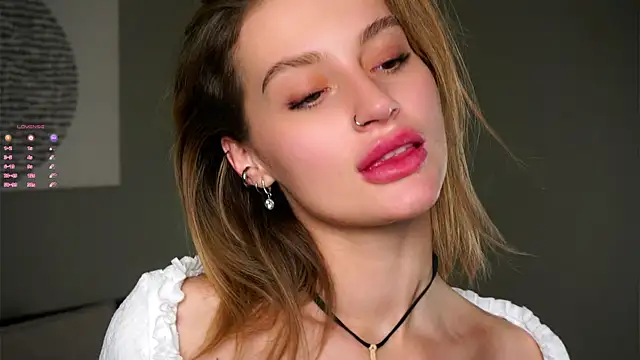 Snapshot of buvei chatting on December 19, 2:46 pm buvei online show from December 19, 2:46 pm