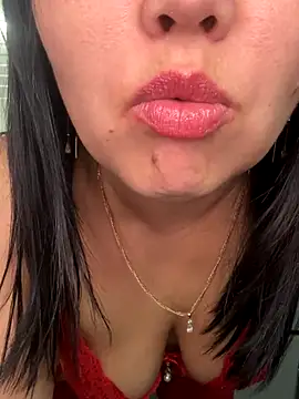 Love  Mom online show from October 25, 6:32 am