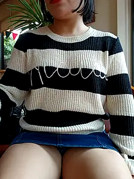 Snapshot of Mina-02 chatting on October 31, 6:47 am Mina-02 online show from October 31, 6:47 am