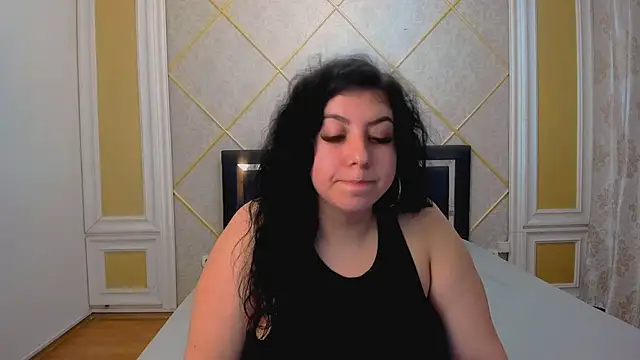 Snapshot of CurvyBabeXo chatting on October 19, 7:36 pm CurvyBabeXo online show from October 19, 7:36 pm