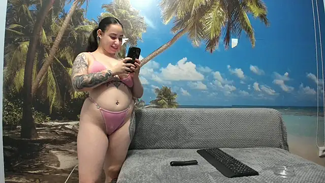 Snapshot of kimberd33 chatting on November 14, 2:27 pm kimberd33 online show from November 14, 2:27 pm