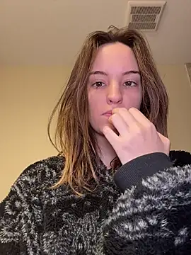 Snapshot of AngieFae_ chatting on December 4, 6:05 pm AngieFae online show from December 4, 6:05 pm