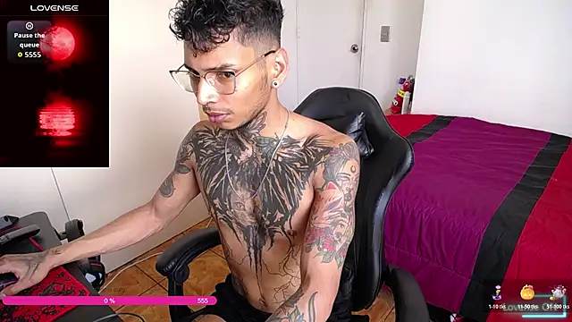 Snapshot of nathan_aress6666 chatting on November 13, 6:29 pm nathan aress6666 online show from November 13, 6:29 pm