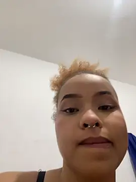 Snapshot of guinness_cp chatting on November 18, 12:05 am guinness cp online show from November 18, 12:05 am