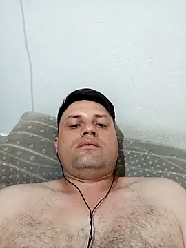 Snapshot of Agusluks_93 chatting on November 17, 3:12 am Agusluks 93 online show from November 17, 3:12 am