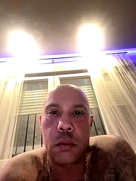 Snapshot of gitanoMad chatting on November 9, 11:58 pm gitanoMad online show from November 9, 11:58 pm