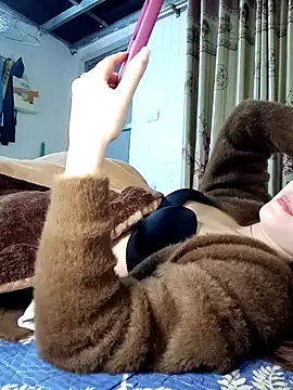 Snapshot of Family-Lovee chatting on December 15, 3:44 am Family-Lovee online show from December 15, 3:44 am