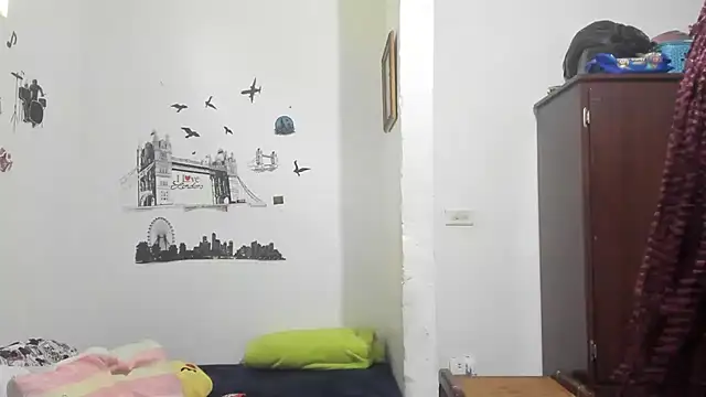 Snapshot of YAILIN_04 chatting on December 18, 5:08 pm YAILIN 04 online show from December 18, 5:08 pm