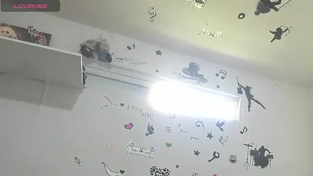 YAILIN 04 online show from April 20, 5:05 pm