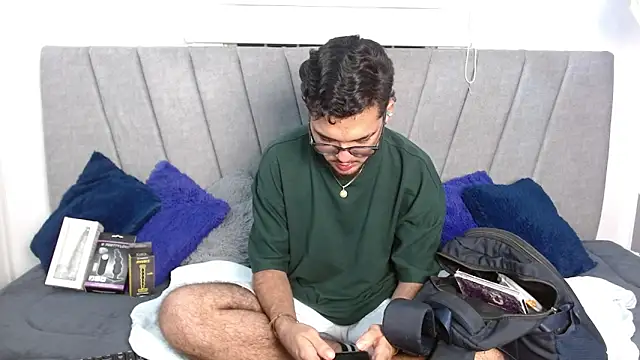 Snapshot of Zac_Golden chatting on October 30, 6:04 am Zac Golden online show from October 30, 6:04 am