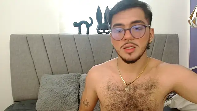 Snapshot of Zac_Golden chatting on November 22, 8:41 pm Zac Golden online show from November 22, 8:41 pm