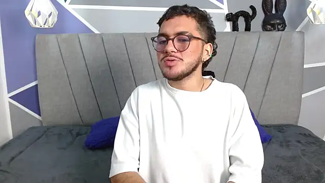 Zac Golden online show from December 19, 9:55 pm