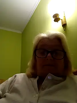 AmyLove353 online show from February 14, 10:28 pm