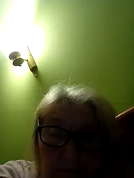 AmyLove353 online show from March 29, 8:42 pm