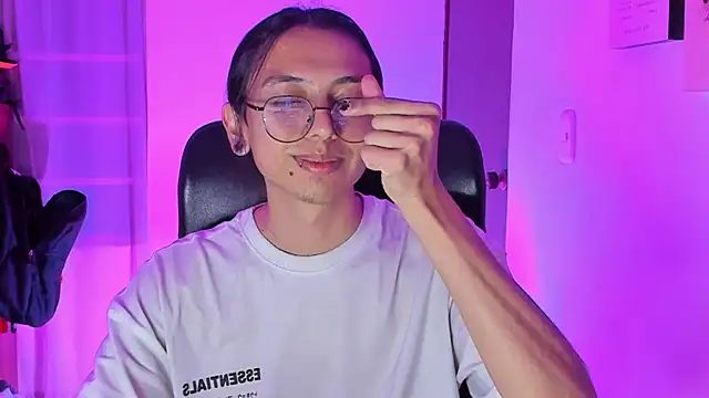 Snapshot of _Astrea_ chatting on February 27, 12:54 am Astrea online show from February 27, 12:54 am