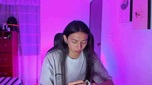 Snapshot of _Astrea_ chatting on March 3, 12:39 am Astrea online show from March 3, 12:39 am