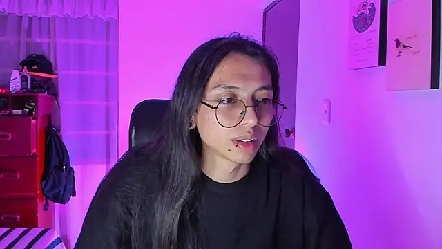 Snapshot of _Astrea_ chatting on March 4, 12:49 am Astrea online show from March 4, 12:49 am