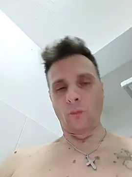 Snapshot of OffshoreCenterline3 chatting on October 29, 1:19 am OffshoreCenterline3 online show from October 29, 1:19 am