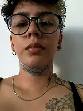 Snapshot of Abby_Evanns1 chatting on November 2, 6:21 pm Abby Evanns1 online show from November 2, 6:21 pm