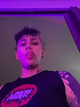 Snapshot of Abby_Evanns1 chatting on November 22, 3:05 am Abby Evanns1 online show from November 22, 3:05 am