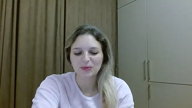 Snapshot of ElisSky301 chatting on November 10, 11:15 pm ElisSky301 online show from November 10, 11:15 pm