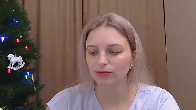 Snapshot of ElisSky301 chatting on December 16, 9:20 pm ElisSky301 online show from December 16, 9:20 pm