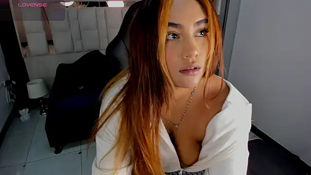 Snapshot of AnguelJones chatting on October 25, 4:09 am AnguelJones online show from October 25, 4:09 am