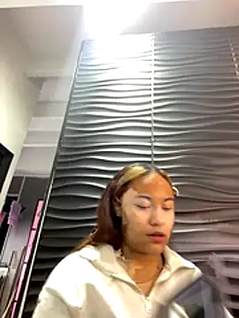 Snapshot of AnguelJones chatting on December 5, 3:37 am AnguelJones online show from December 5, 3:37 am