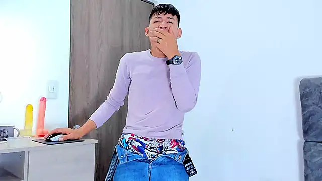 Snapshot of Nicolas_Torres_ chatting on November 10, 7:40 am Nicolas Torres online show from November 10, 7:40 am