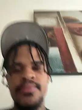 Snapshot of Mrmakeherwet_Tez chatting on October 20, 9:26 pm Mrmakeherwet Tez online show from October 20, 9:26 pm