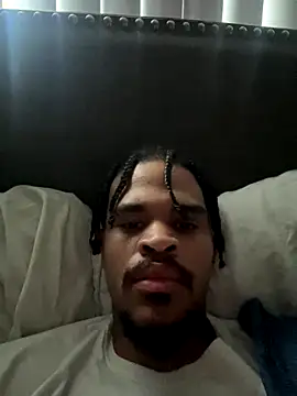 Snapshot of Mrmakeherwet_Tez chatting on October 22, 12:33 am Mrmakeherwet Tez online show from October 22, 12:33 am