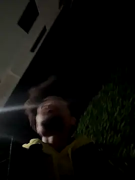 Snapshot of Mrmakeherwet_Tez chatting on December 2, 7:47 am Mrmakeherwet Tez online show from December 2, 7:47 am