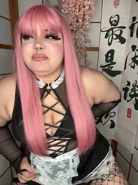 Snapshot of yum3doll chatting on November 12, 7:46 pm yum3doll online show from November 12, 7:46 pm