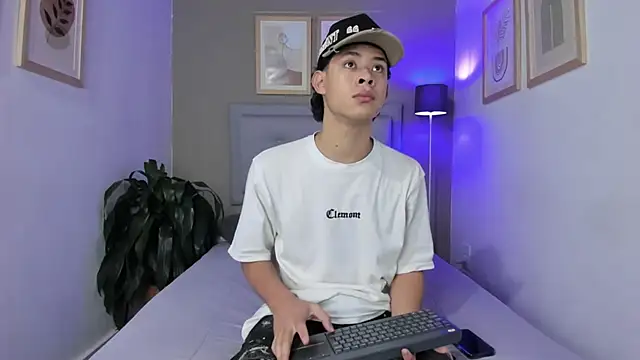 Snapshot of ApoloRicci chatting on October 29, 7:26 pm ApoloRicci online show from October 29, 7:26 pm