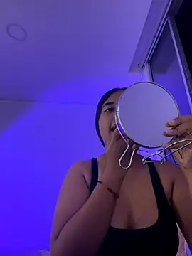 Snapshot of aly_nicols chatting on November 20, 5:29 am aly nicols online show from November 20, 5:29 am