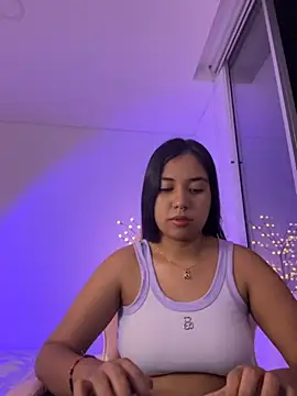 Snapshot of aly_nicols chatting on November 27, 5:31 am aly nicols online show from November 27, 5:31 am