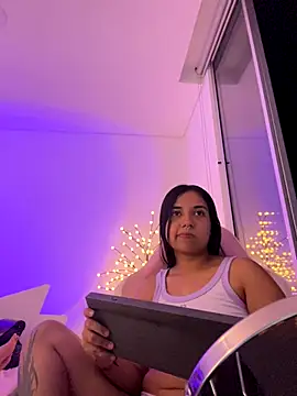 Snapshot of aly_nicols chatting on December 14, 1:55 am aly nicols online show from December 14, 1:55 am