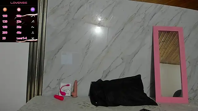 Snapshot of Sasha_Blonde chatting on November 24, 10:31 pm Sasha Blonde online show from November 24, 10:31 pm