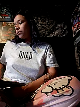 Snapshot of Isis_Bathory chatting on November 14, 3:33 pm Isis Bathory online show from November 14, 3:33 pm