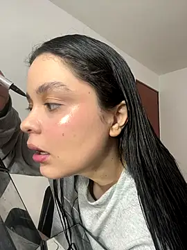 Selena Roa online show from December 20, 6:26 pm