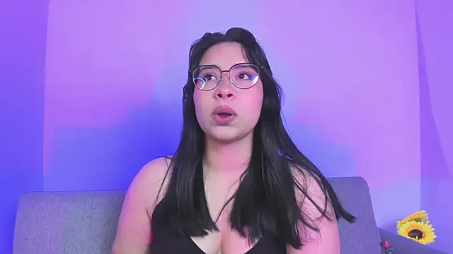 Snapshot of miah_storm chatting on December 14, 2:17 am miah storm online show from December 14, 2:17 am