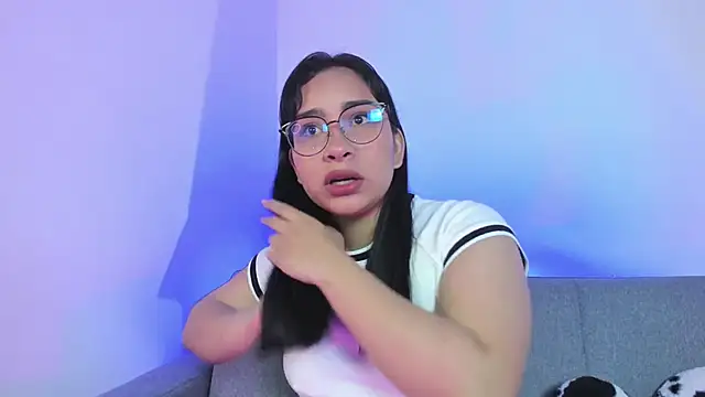 Snapshot of miah_storm chatting on December 17, 2:50 am miah storm online show from December 17, 2:50 am