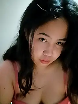 Snapshot of Creamy_Pussycat28 chatting on November 2, 9:06 pm Creamy Pussycat28 online show from November 2, 9:06 pm