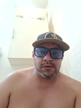 Snapshot of Manu2412 chatting on October 27, 5:22 am Manu2412 online show from October 27, 5:22 am