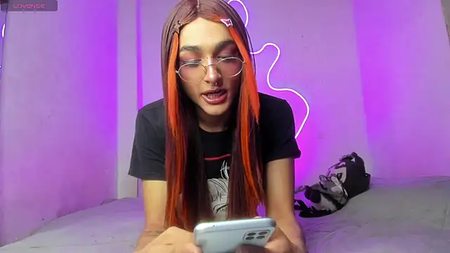 Mika  velvet online show from October 27, 10:14 pm