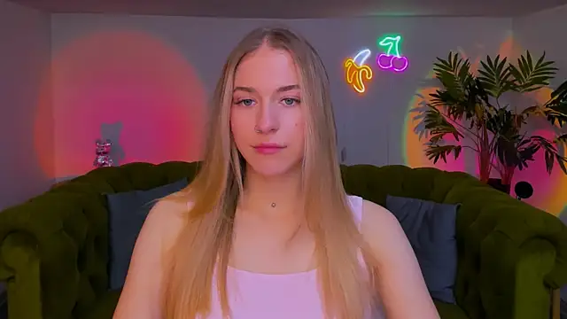 Snapshot of sassy_cutie chatting on November 13, 8:08 pm sassy cutie online show from November 13, 8:08 pm