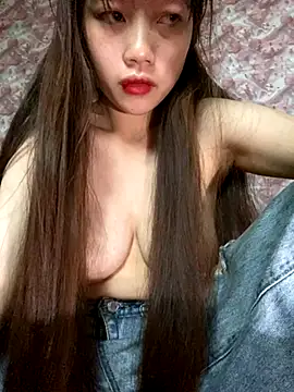 Snapshot of kitty-20x chatting on November 1, 7:43 am kitty-20x online show from November 1, 7:43 am