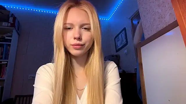 Snapshot of LiltedLube chatting on November 18, 9:03 am LiltedLube online show from November 18, 9:03 am