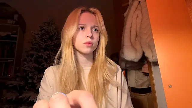 Snapshot of LiltedLube chatting on December 17, 6:30 am LiltedLube online show from December 17, 6:30 am