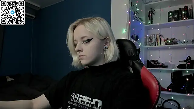 Holy Mistress S online show from December 16, 9:36 am